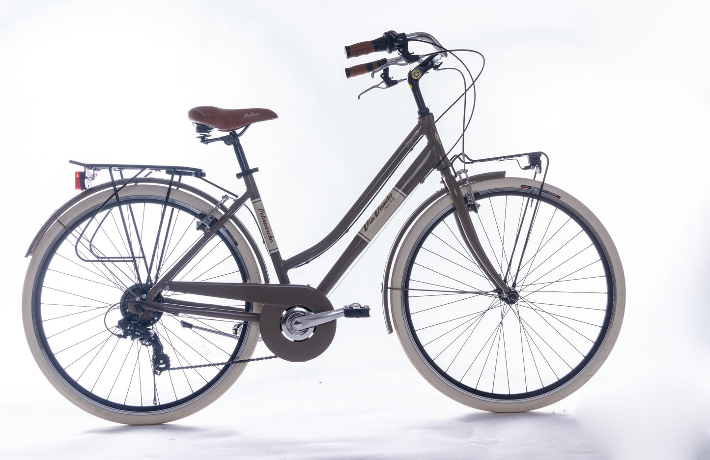 Via Veneto Elegance Lady 28"