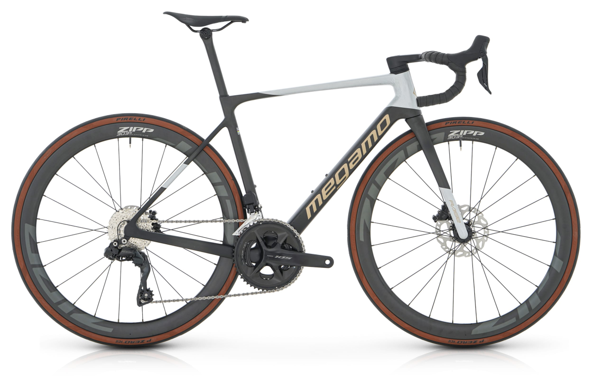 Megamo augmente 15 CW (25)