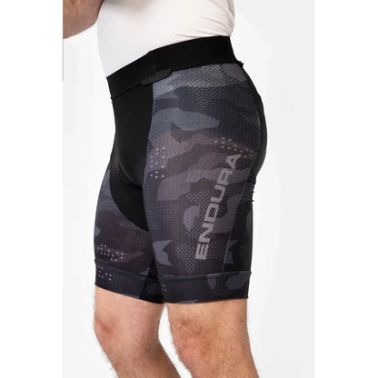 Bajo pantalones cortos con fondo de enduratrack endura