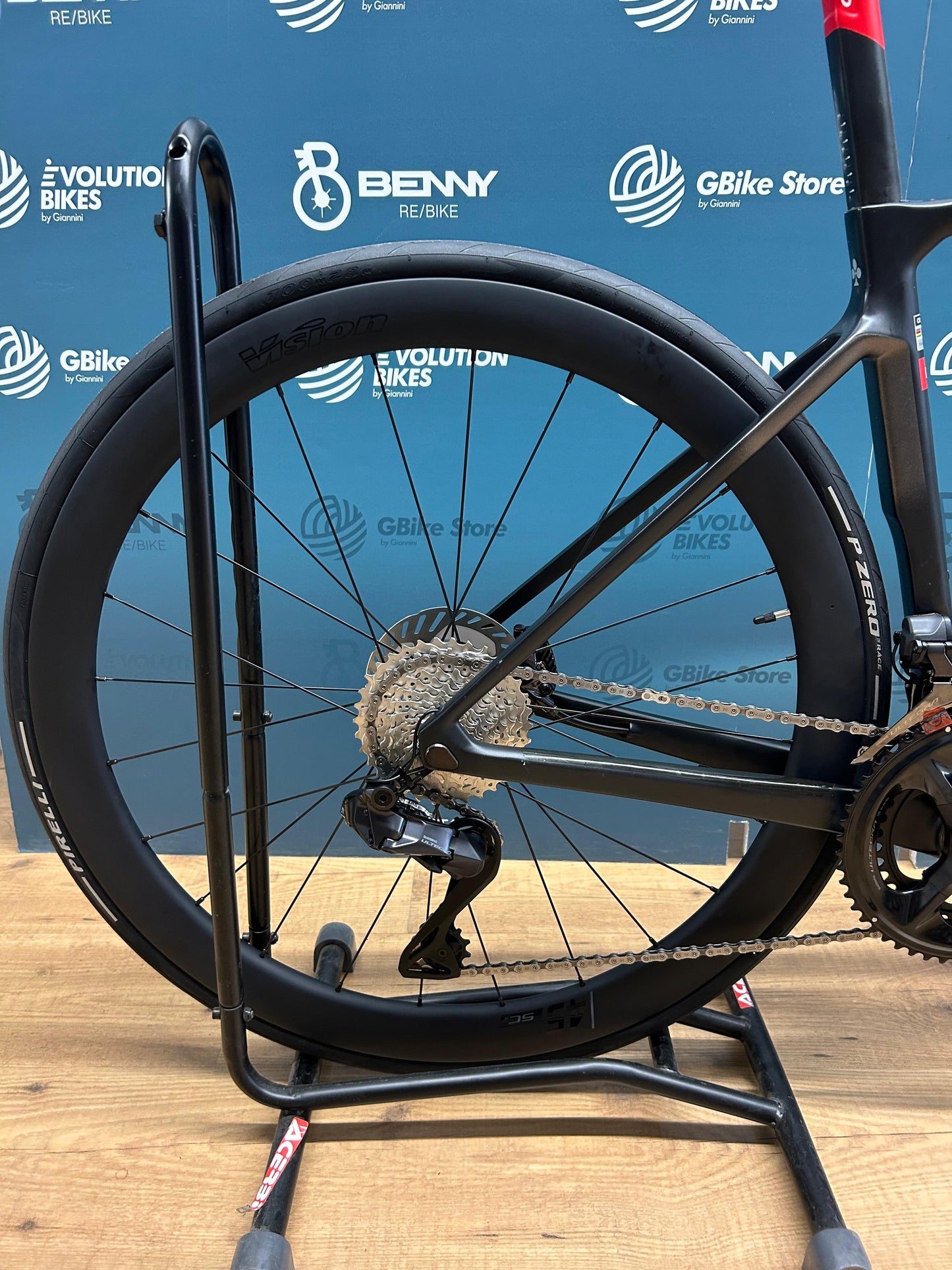 Colnago V4rs UAE Emirates Size 455 - Used