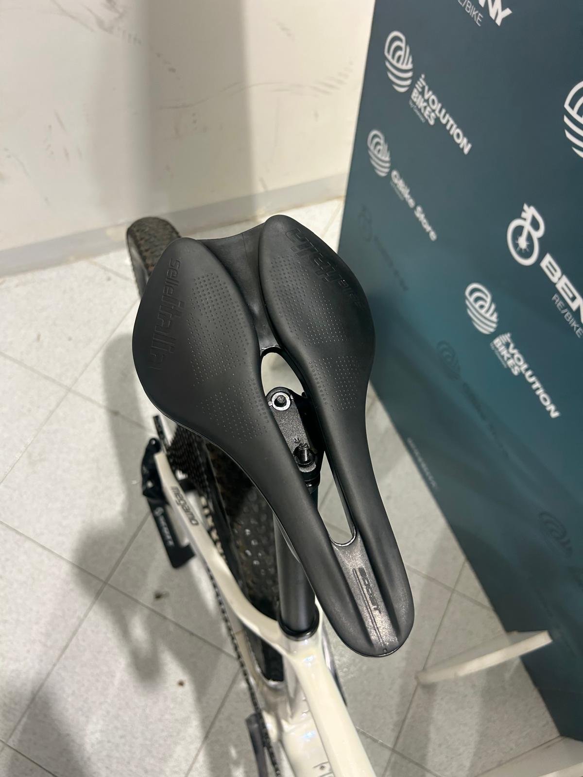 Megamo Fábrica 29 Tamaño M - Usado