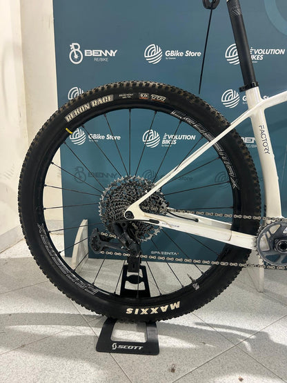 Megamo Fábrica 29 Tamaño M - Usado