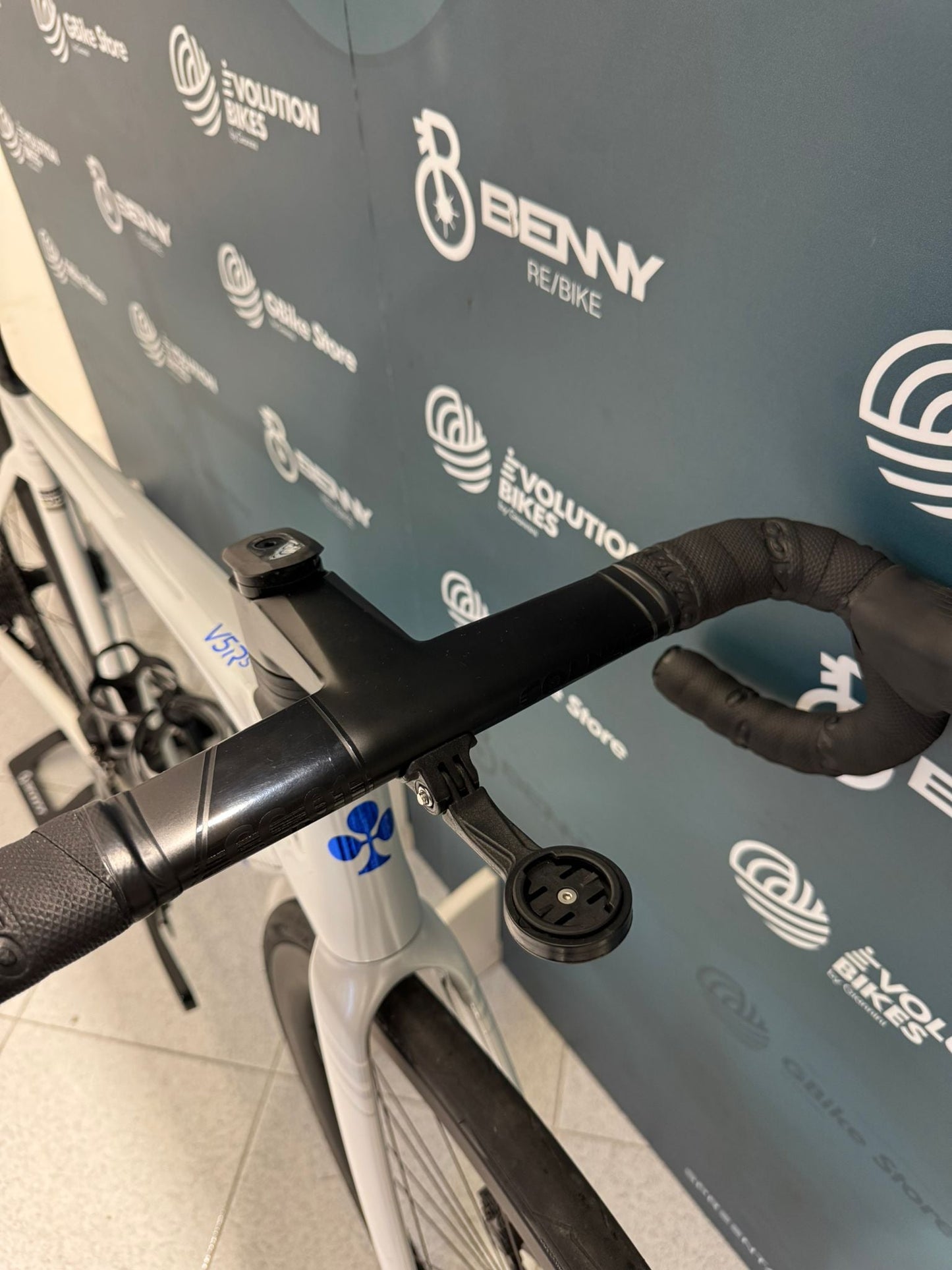 Colnago Disco V5Rs Dura-Ace R9270 Di2 12v Tamaño 485 - Demostración