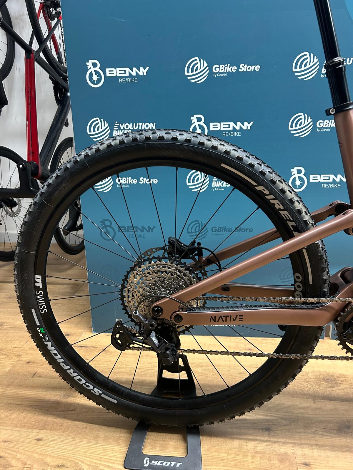 Megamo Nativo 10 Tamaño L - Usado