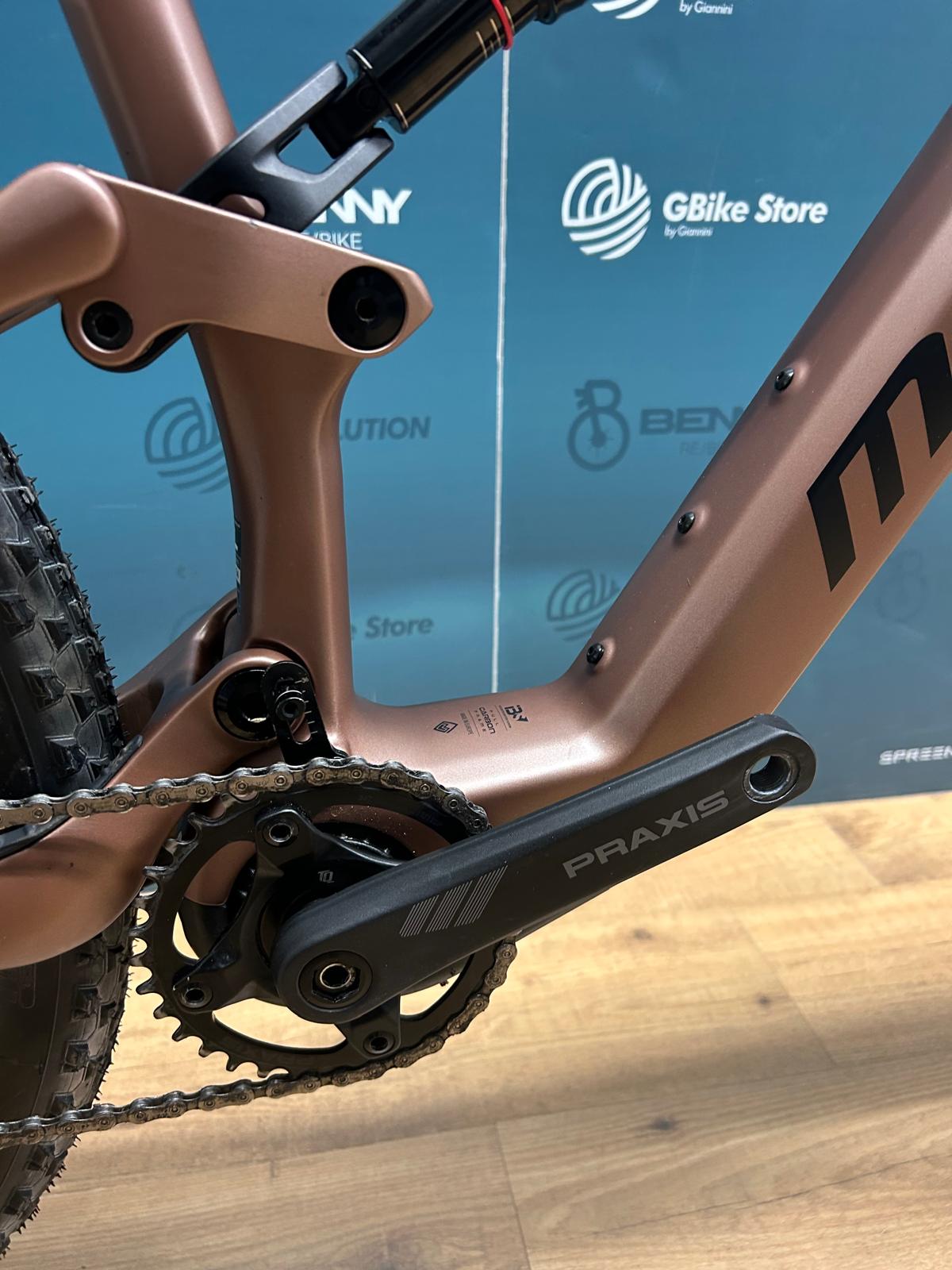 Megamo Nativo 10 Tamaño L - Usado