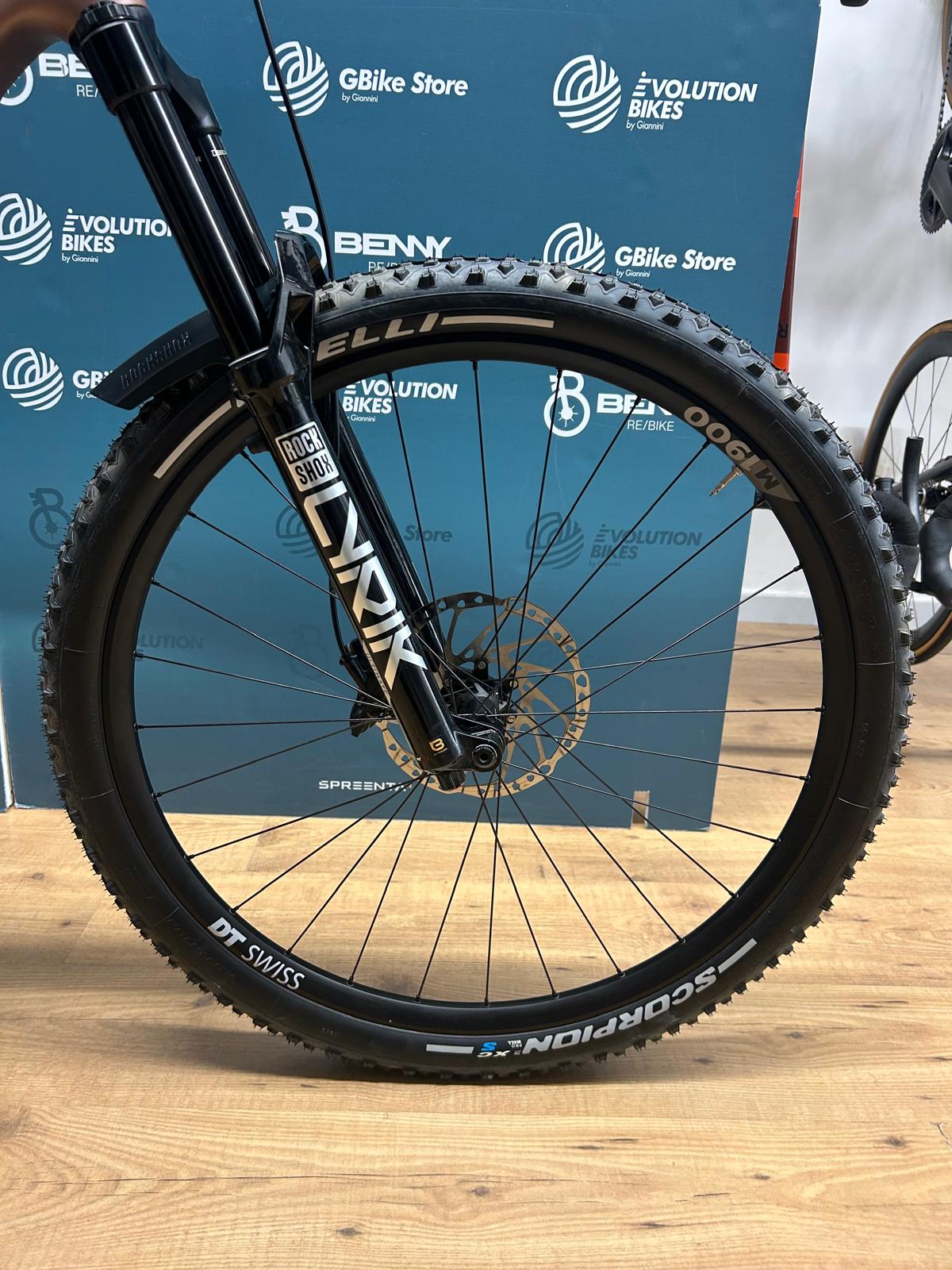 Megamo Nativo 10 Tamaño L - Usado