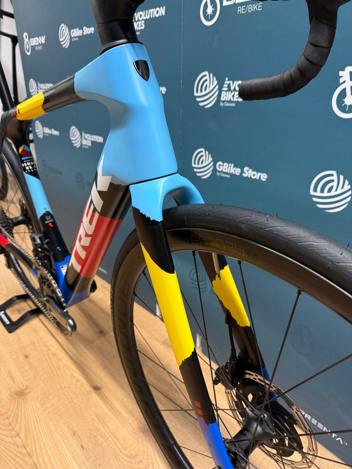 Trek Domane SLR 7 AXS Team Replica Größe 54 - Gebraucht