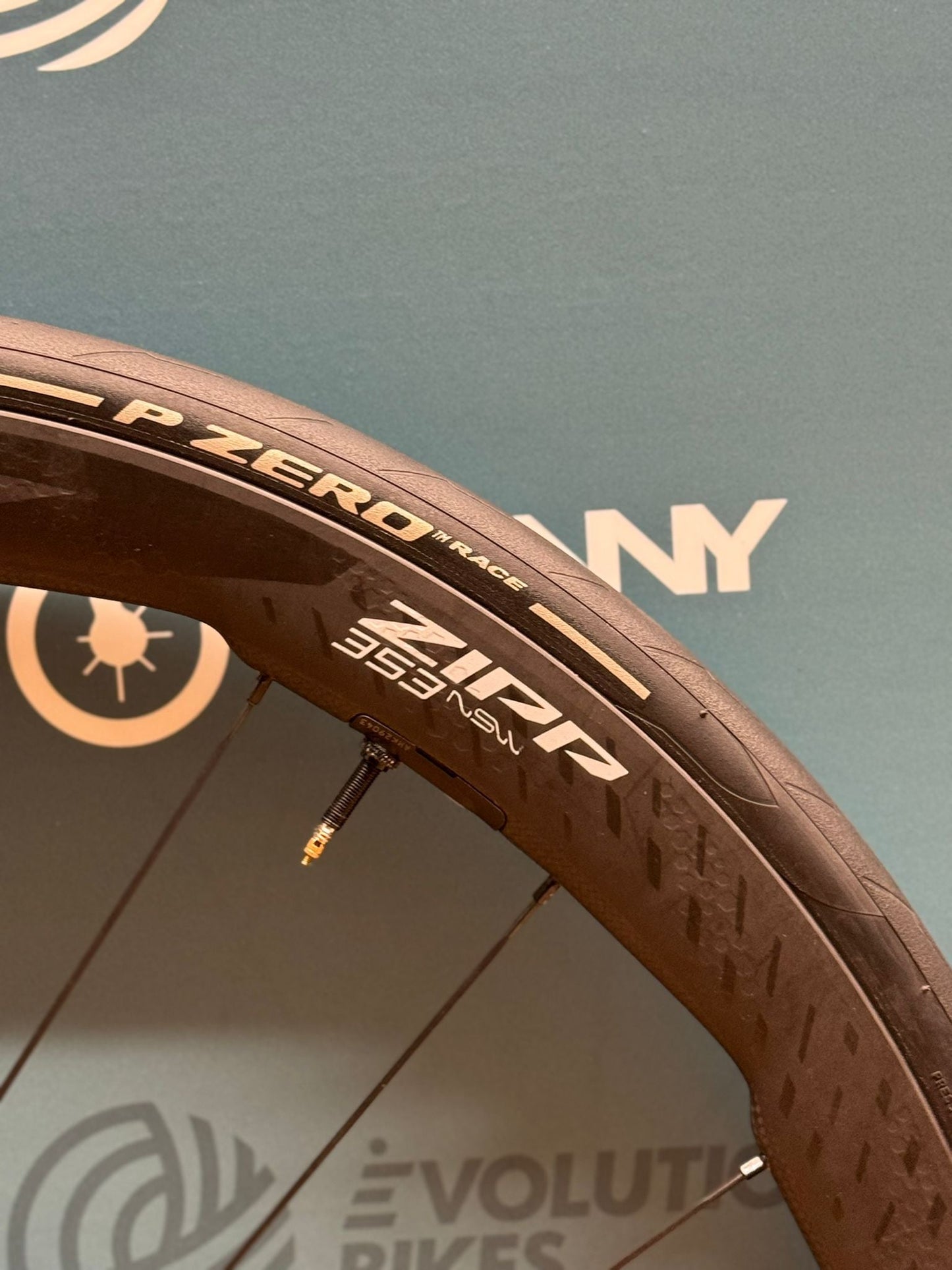 Zipp 353 NSW Disc Carbon-Laufräder – Gebraucht