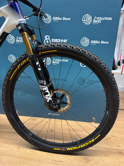 Rozmiar fabryczny Megamo AXS L - Używany