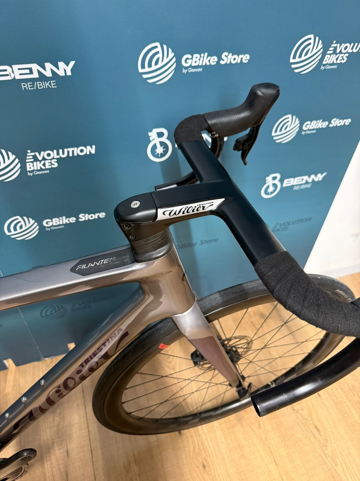 Wilier Taille SLR AXS simplifiée L - Utilisé
