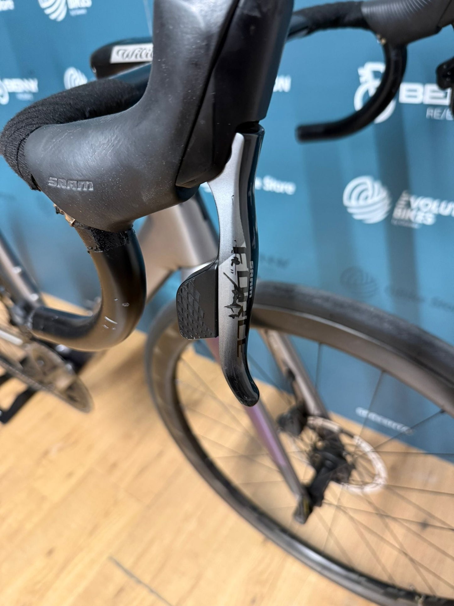 Wilier Taille SLR AXS simplifiée L - Utilisé